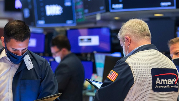 Dow drops 1,000 points as markets extend slide in 2022