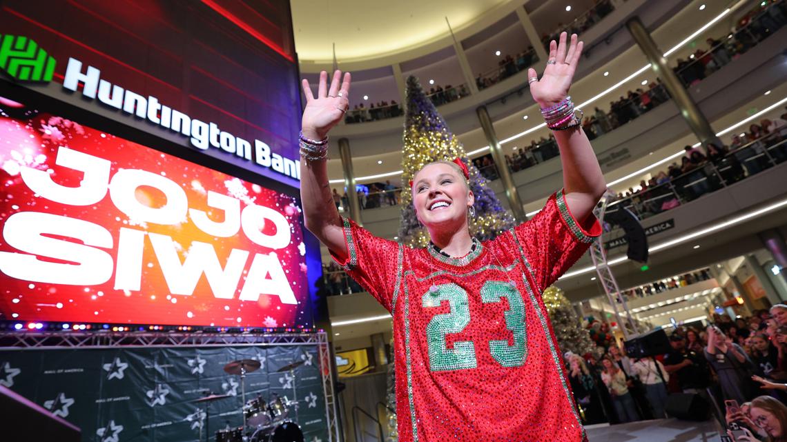 has jojo siwa smoked a cigarette cigarettes has jojo siwa smoked cigarettes Spotlight Snap JoJo Siwa addresses pregnancy rumors