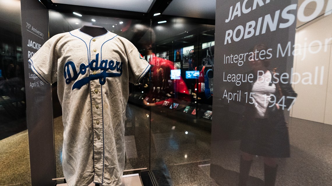 Majors celebrate 75th anniversary of Jackie Robinson's debut - Seattle  Sports