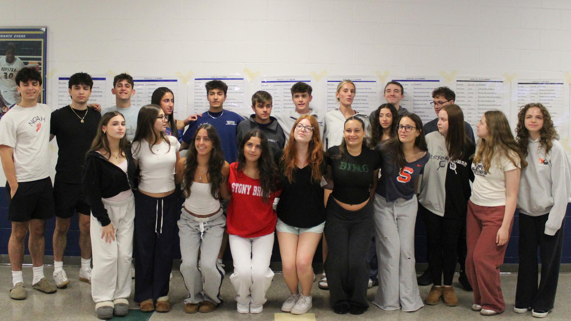 15 pairs of twins to graduate from New York high school | king5.com