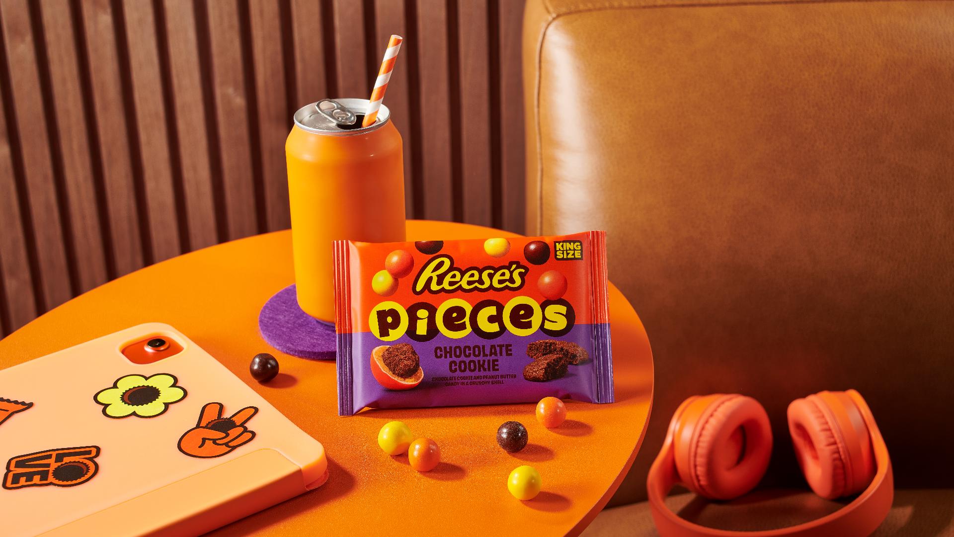 Does Reese's Pieces Have Chocolate In Them