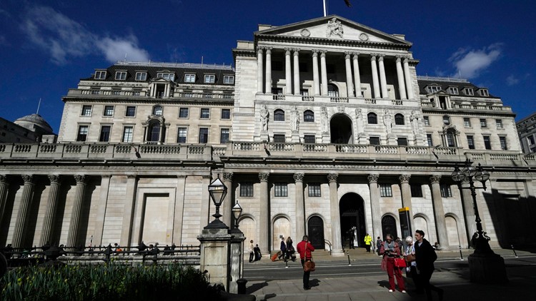 Bank of England pressed to follow US Fed with big rate hike