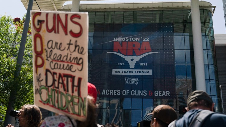 Amid protests, NRA meets in Texas after school massacre