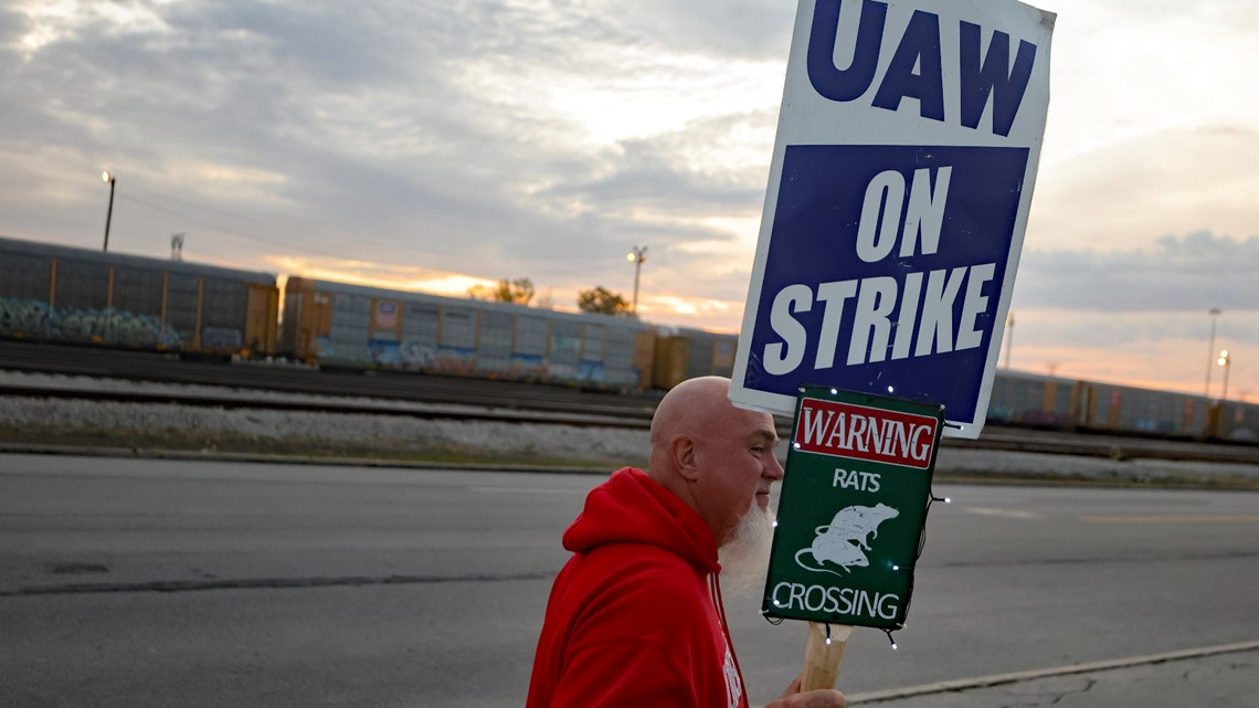Stellantis, UAW reach tentative contract deal, AP sources say - Vimarsana News