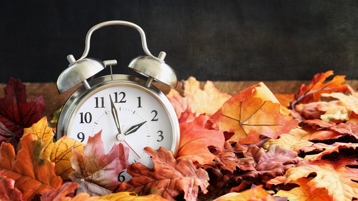 Daylight Saving Time 2022: When Do Clocks 'Fall Back' and Standard Time  Begin?