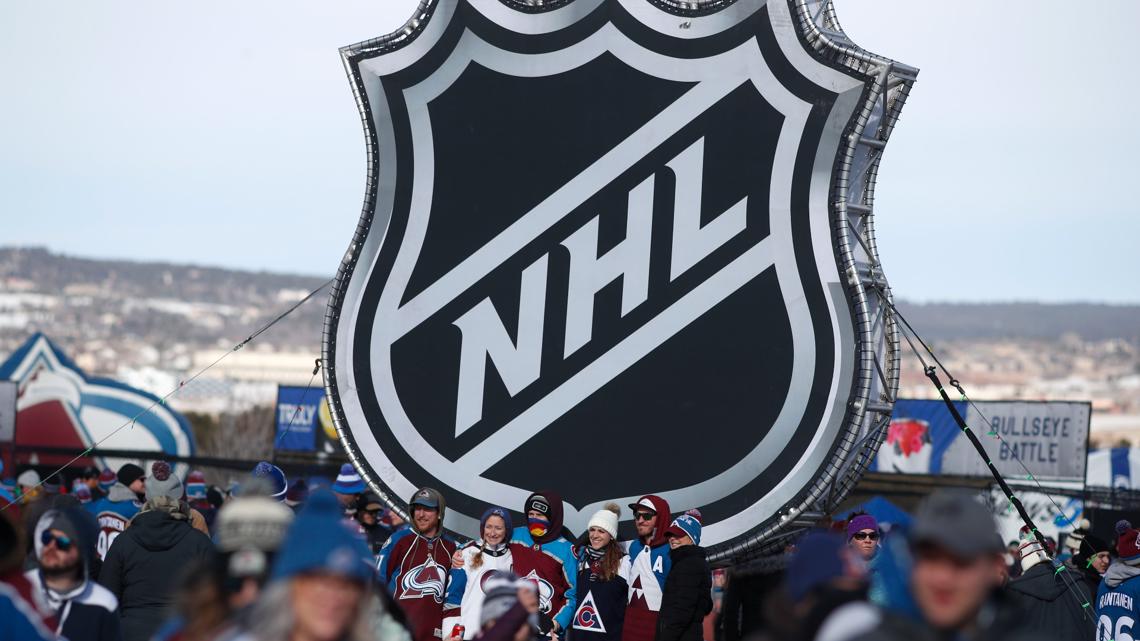 NFL reschedules 3 games, NHL shuts down 3 teams due to COVID-19 surge 