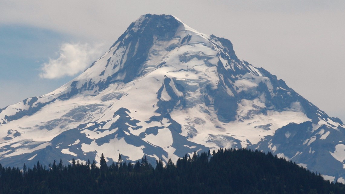 Climber dead after falling 500 feet down Mt. Hood - Vimarsana News