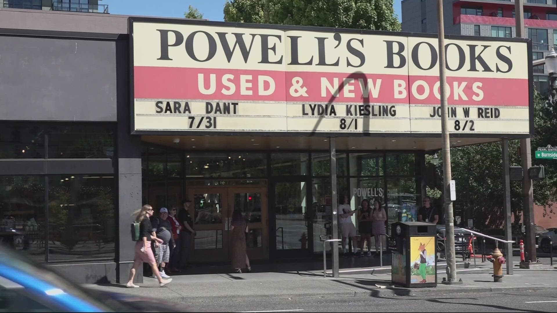 The union representing Powell’s workers, ILWU Local 5, said they’ll be walking the picket line Monday. Negotiations failed to reach an agreement this week.