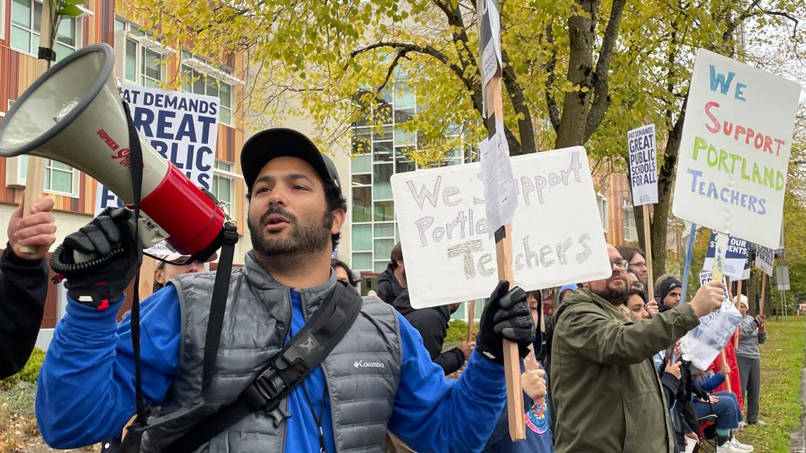 Oregon bill providing unemployment pay for striking workers signed into law by Gov. Kotek