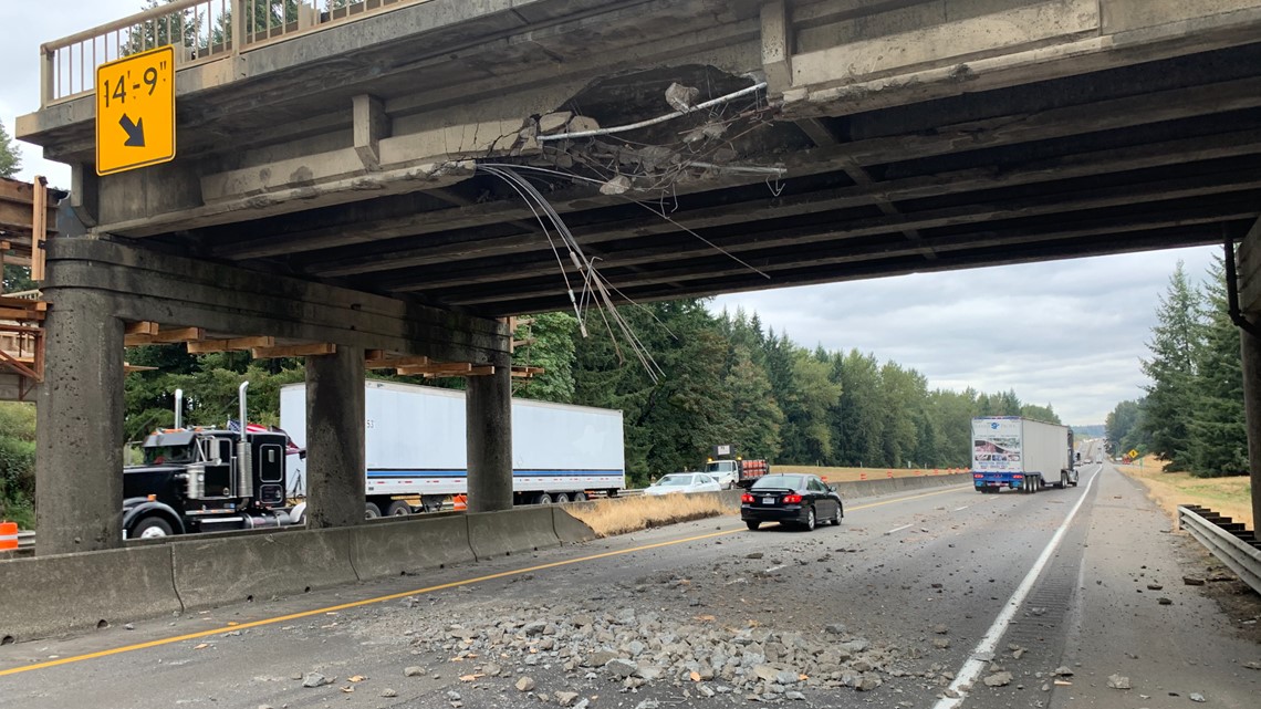 Truck strikes I-5 overpass for second time - Vimarsana News