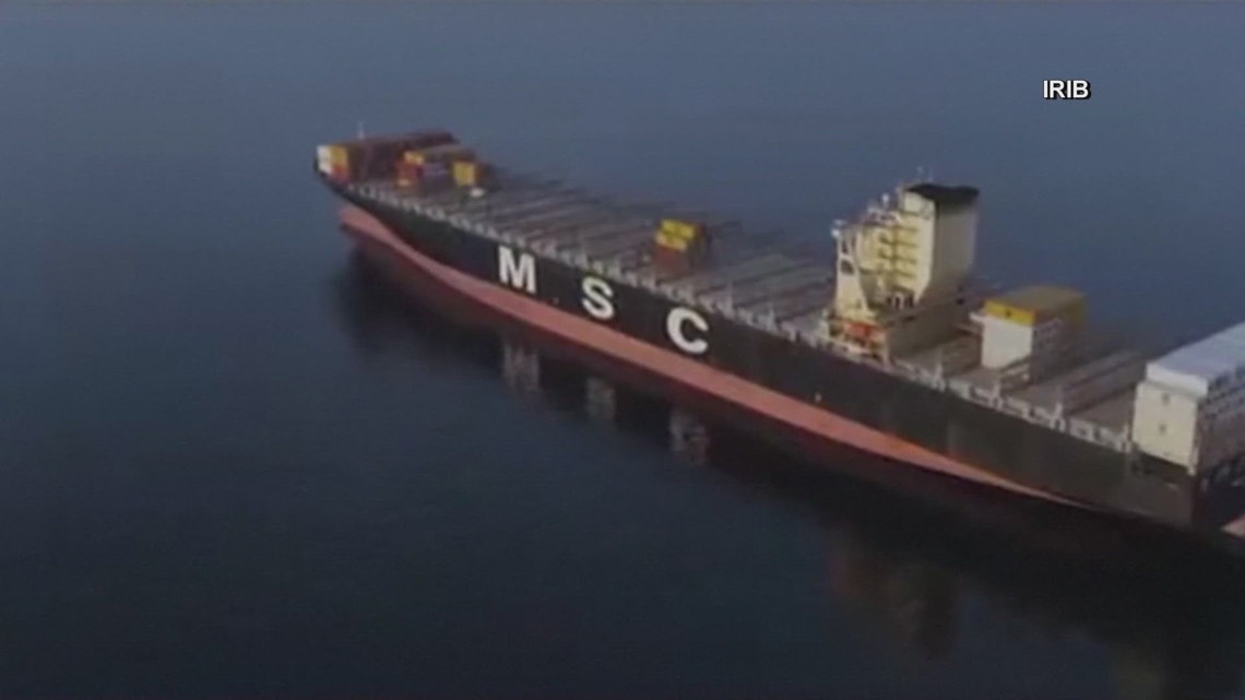 Trump orders US Navy to 'shoot and kill' Iranian boats laying mines 