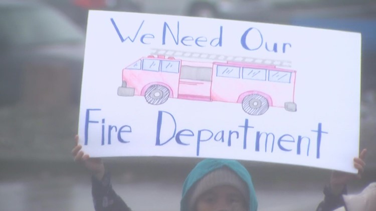 Cosmopolis residents rally in support of former volunteer firefighters after mass resignation