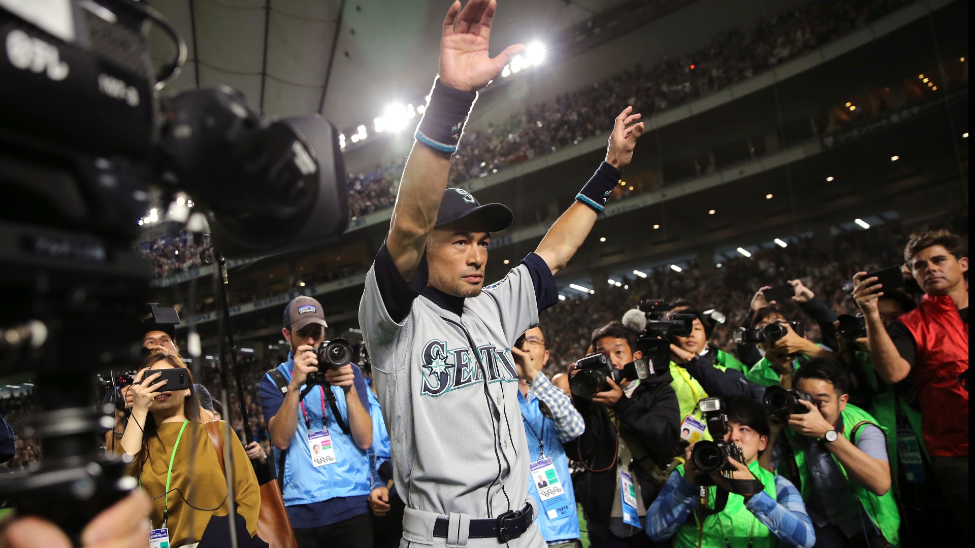 Tripp Gibson and Mike Muchlinski are MLB umpires who made the trip to Japan to call Ichiro's last game.  They describe what the atmosphere in Tokyo was like.