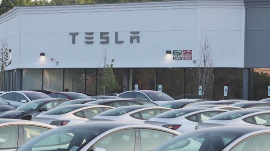 Seattle Tesla protests to continue despite Musk's tumultuous exit from White House