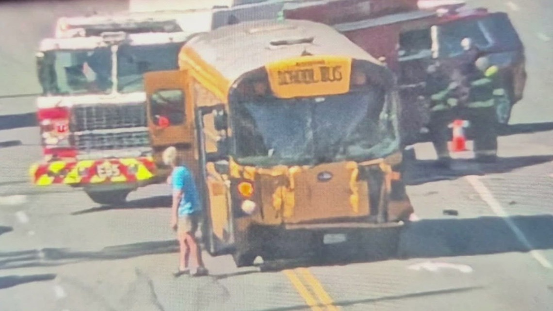 Vendors, food truck owners rushed to help traumatized students ...