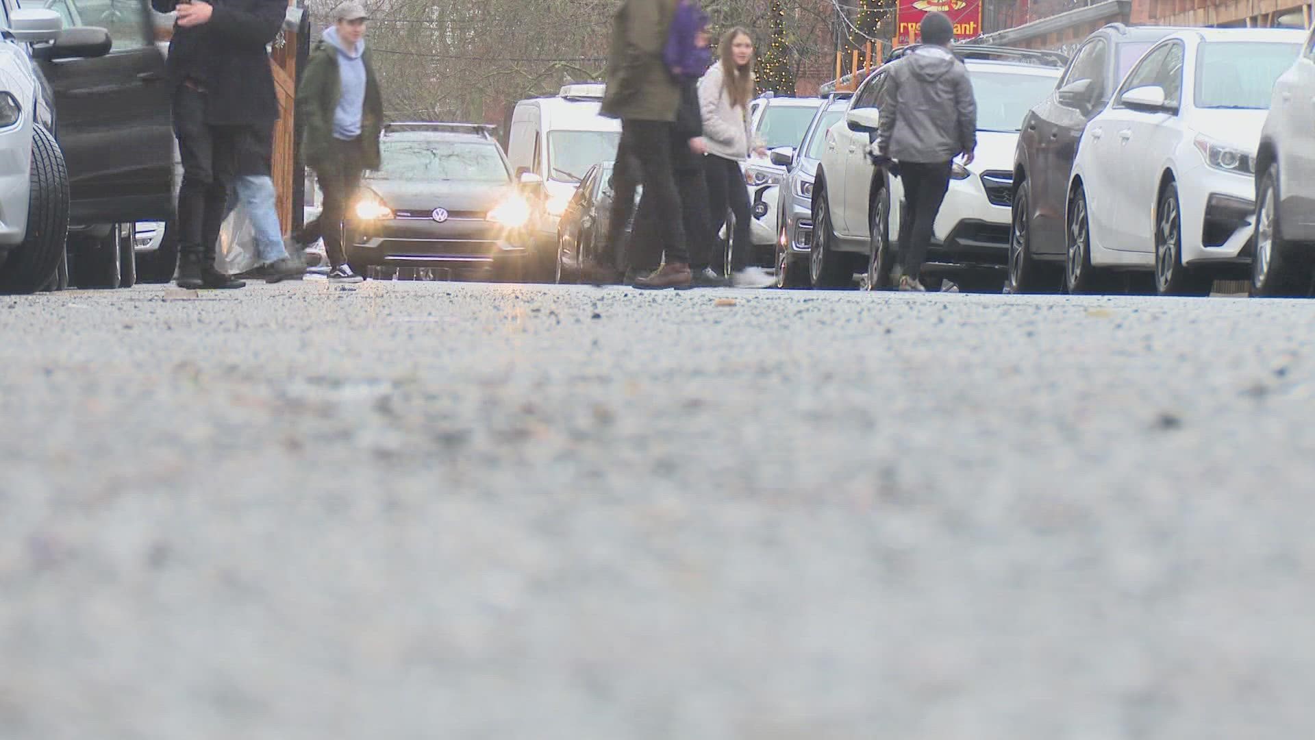 With Christmas just a day away, scores of Washingtonians got their last-minute shopping done after Friday's storm.