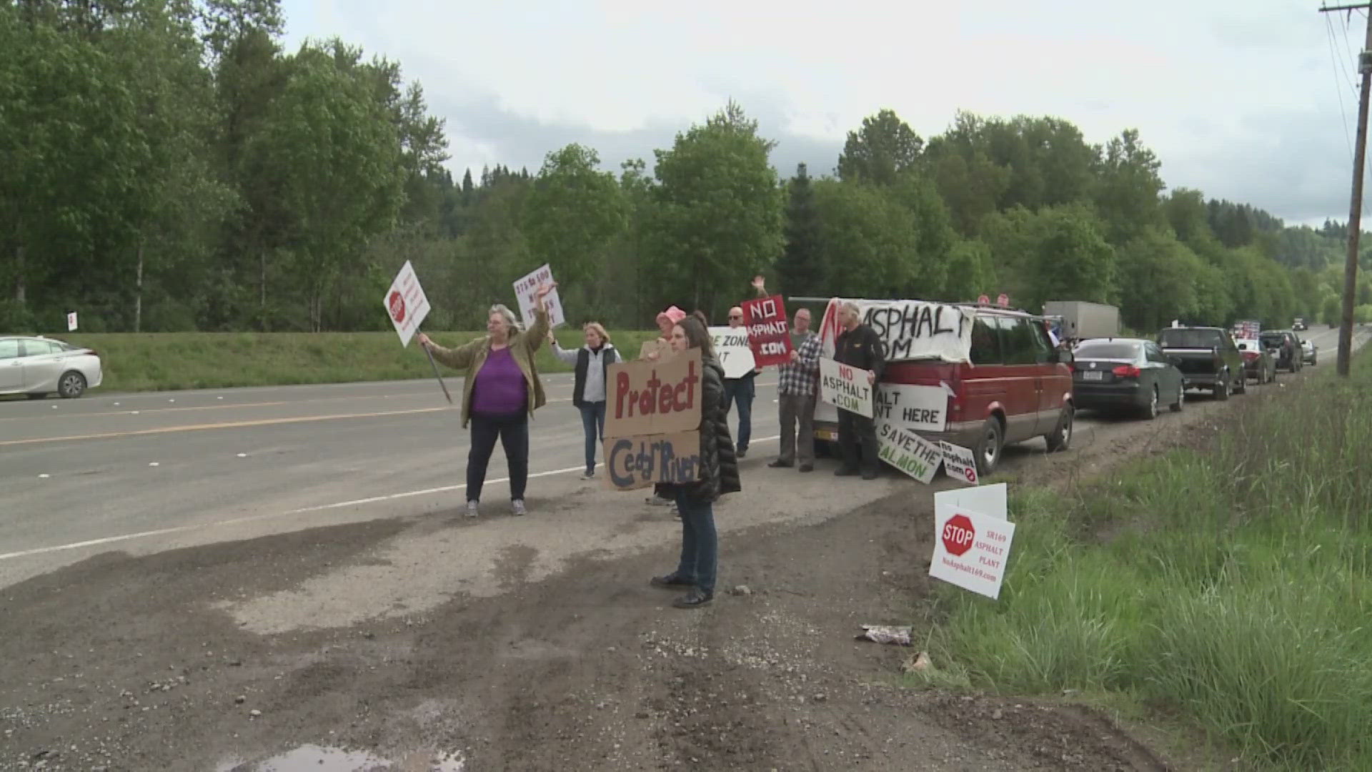 Lakeside Industries reached a compromise agreement with King County and local environmental activists to construct a warehouse on the property.