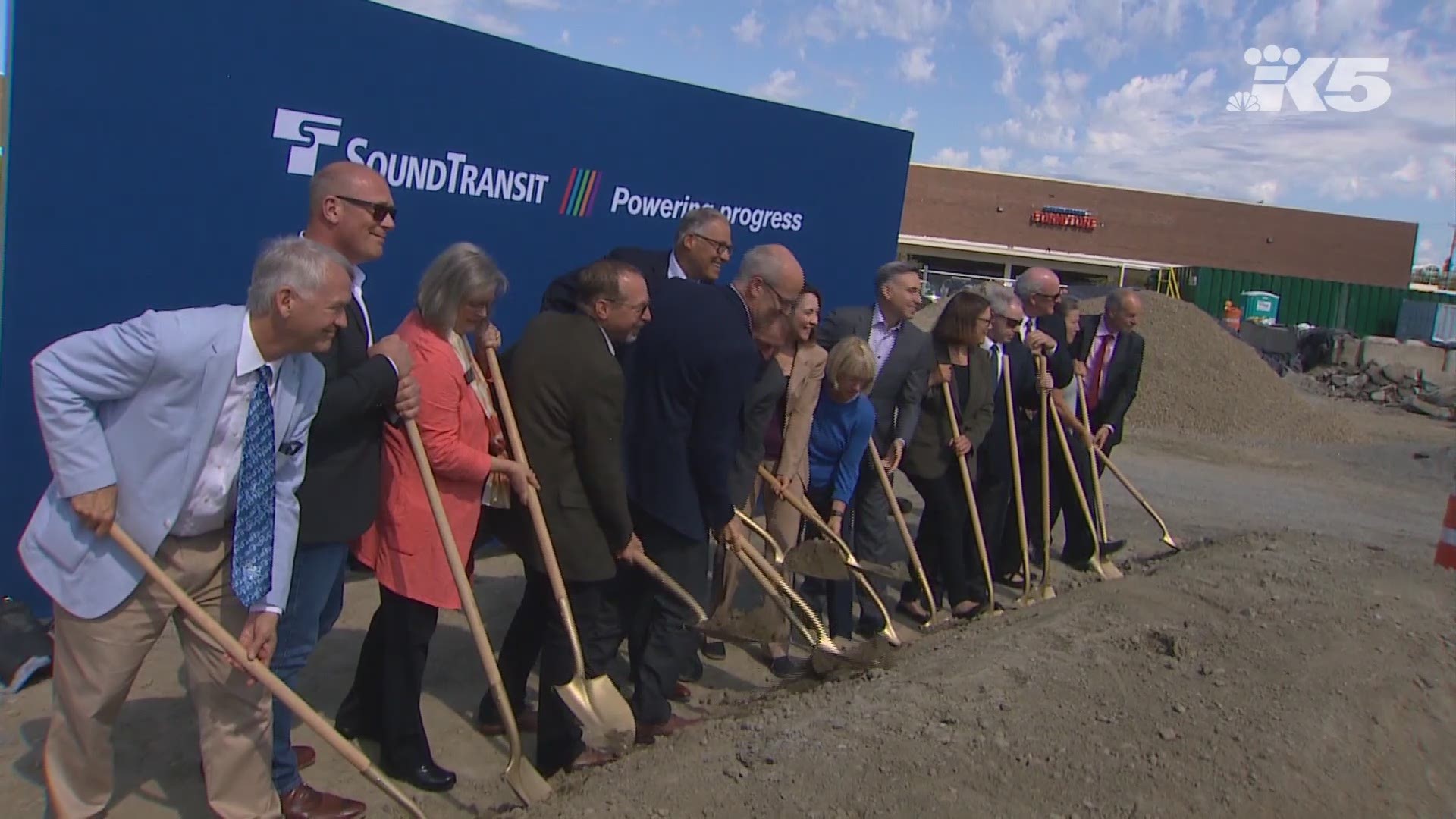 Over a dozen local leaders attended a groundbreaking ceremony for the Lynnwood Link light rail extension in Lynnwood on Tuesday, including Washington Governor Jay Inslee, Sens. Maria Cantwell and Patty Murray, and Reps. Rick Larsen and Suzan DelBene.