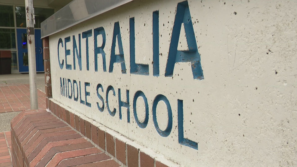 Former Centralia middle school teacher arrested and charged with raping a child