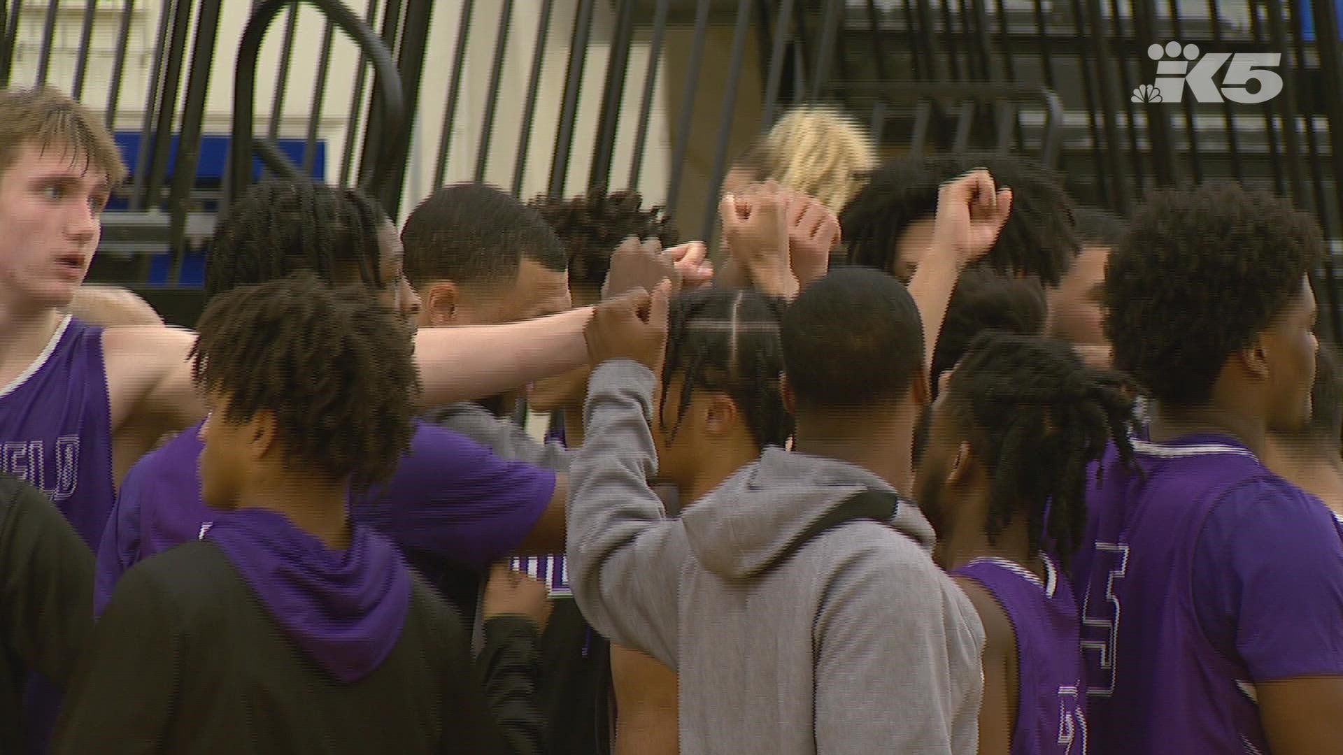 3A top ranked Garfield defeats Seattle Prep 79-73 on Monday night.  Bulldogs forward Emmett Marquardt scored 31 points.  Christian King led the Panthers with 36.