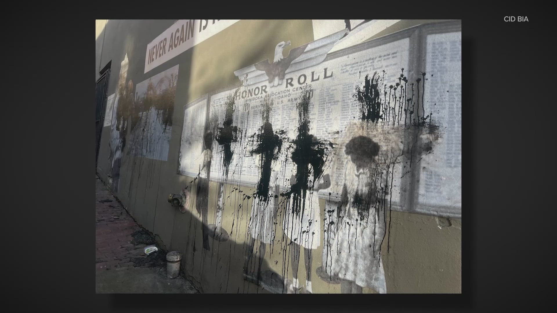 細川真希 原画「People in Seattle 2011」16×26cm Seattle art exhibit on Japanese American history vandalized