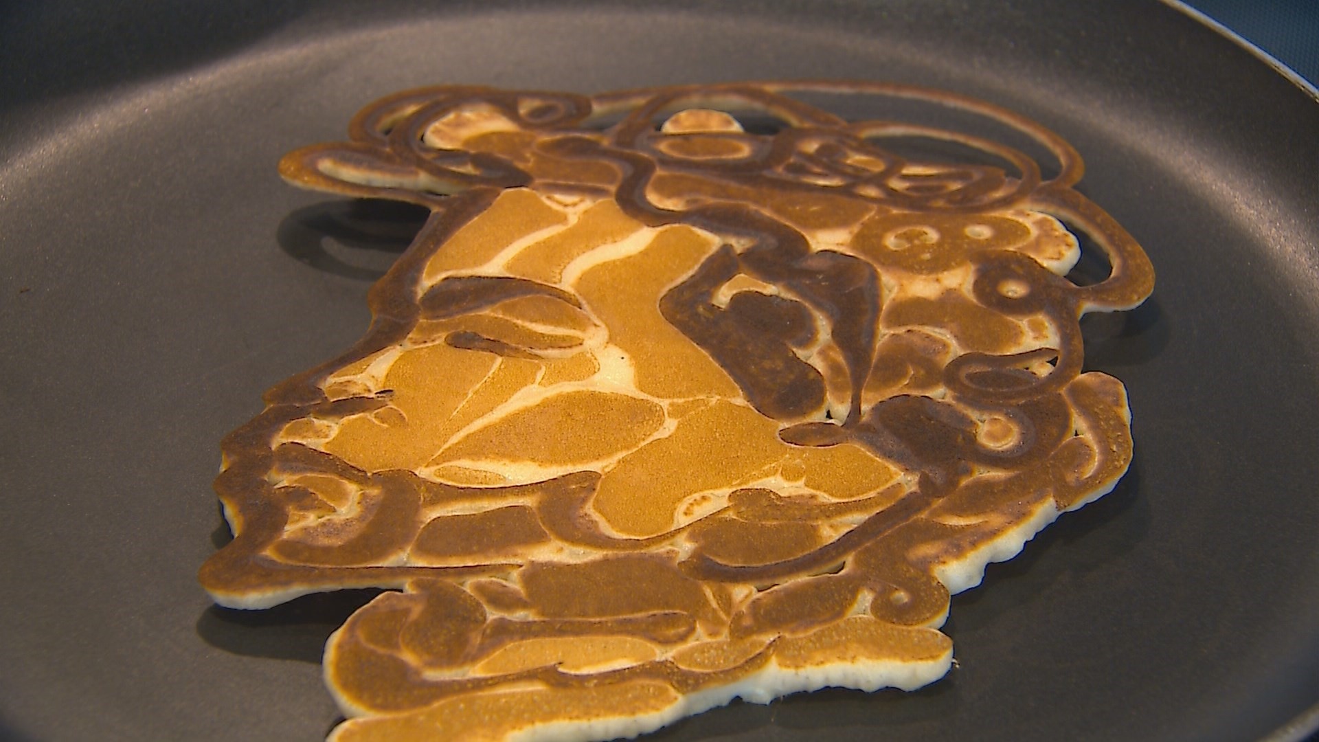Port Angeles pancake artist makes edible masterpieces