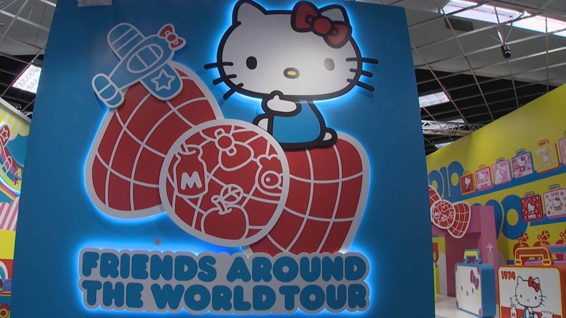hello kitty pop up camera