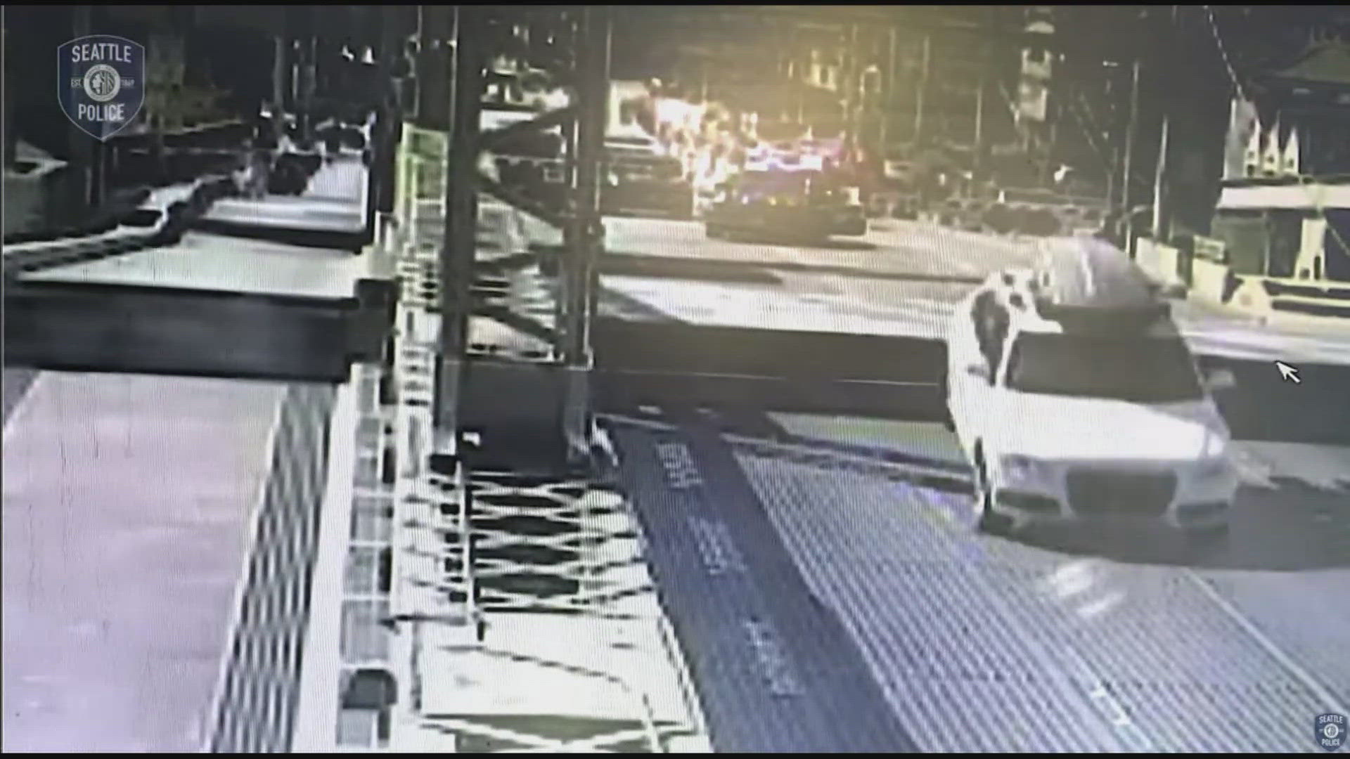 Seattle police seek driver who jumped bridge in stolen car | king5.com