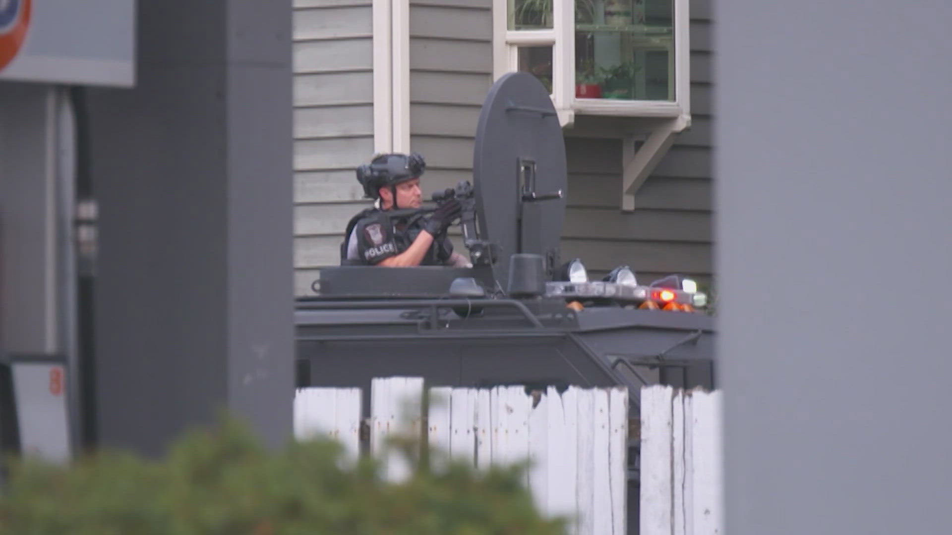 Man killed in Green Lake stabbing; suspect arrested after SWAT standoff ...