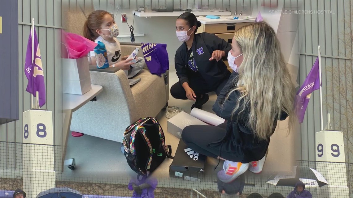 uw-softball-players-visit-seattle-children-s-for-special-surprise-king5