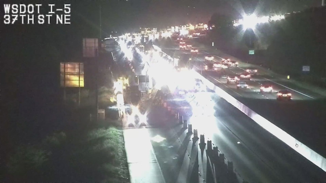 Lanes of NB I-5 closed after crash near Everett | king5.com
