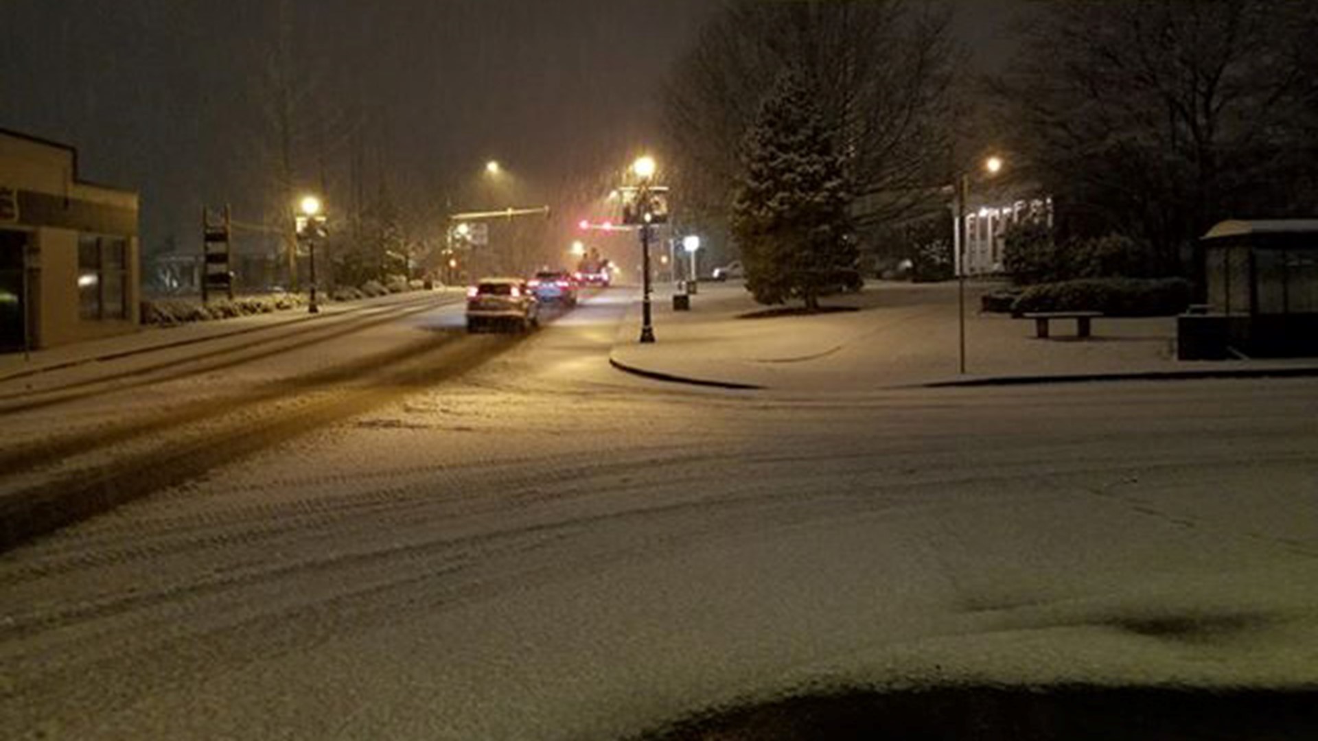 Snowfall, school closures in Western Washington after weekend windstorm