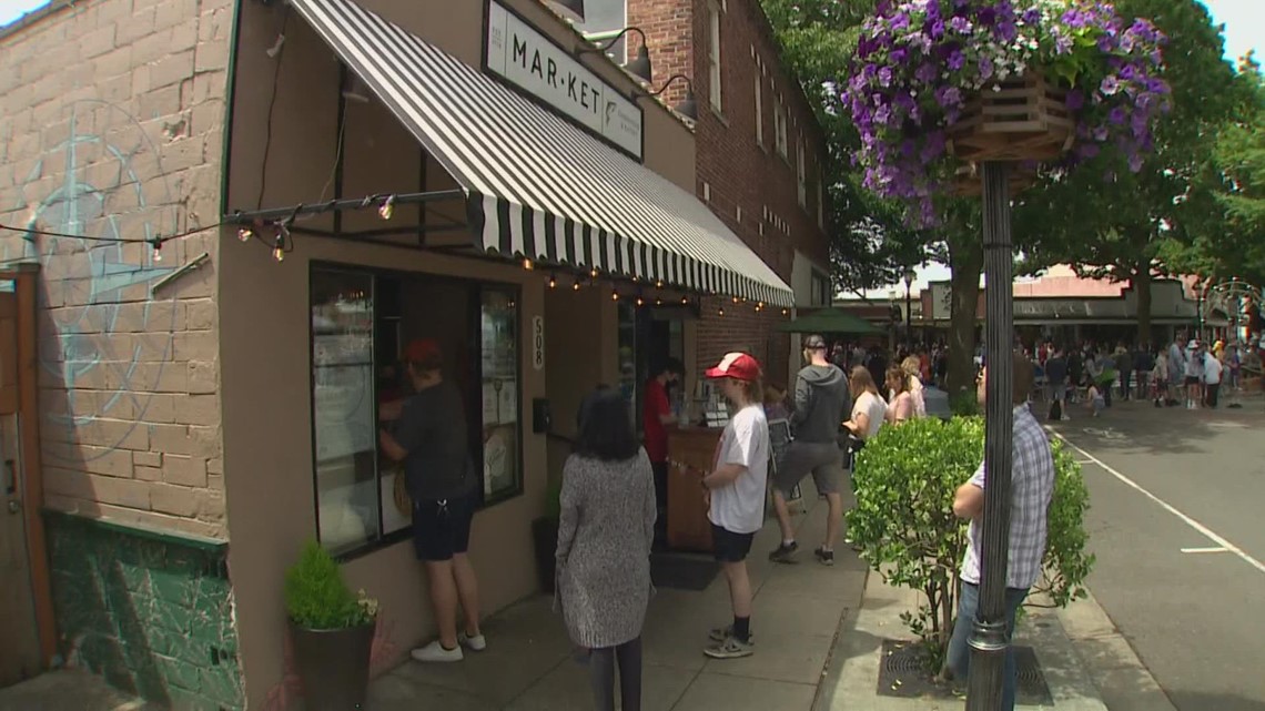 Edmonds restaurateur gives back to firefighters who saved building - Vimarsana News