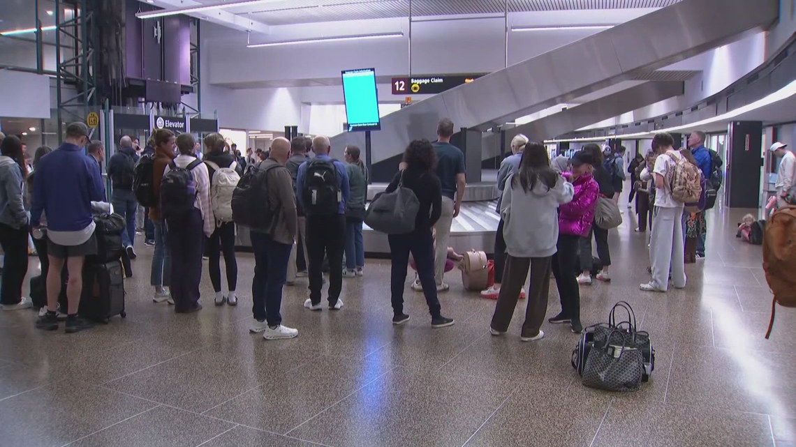 SEA Airport braces for busiest Thanksgiving travel day on Sunday