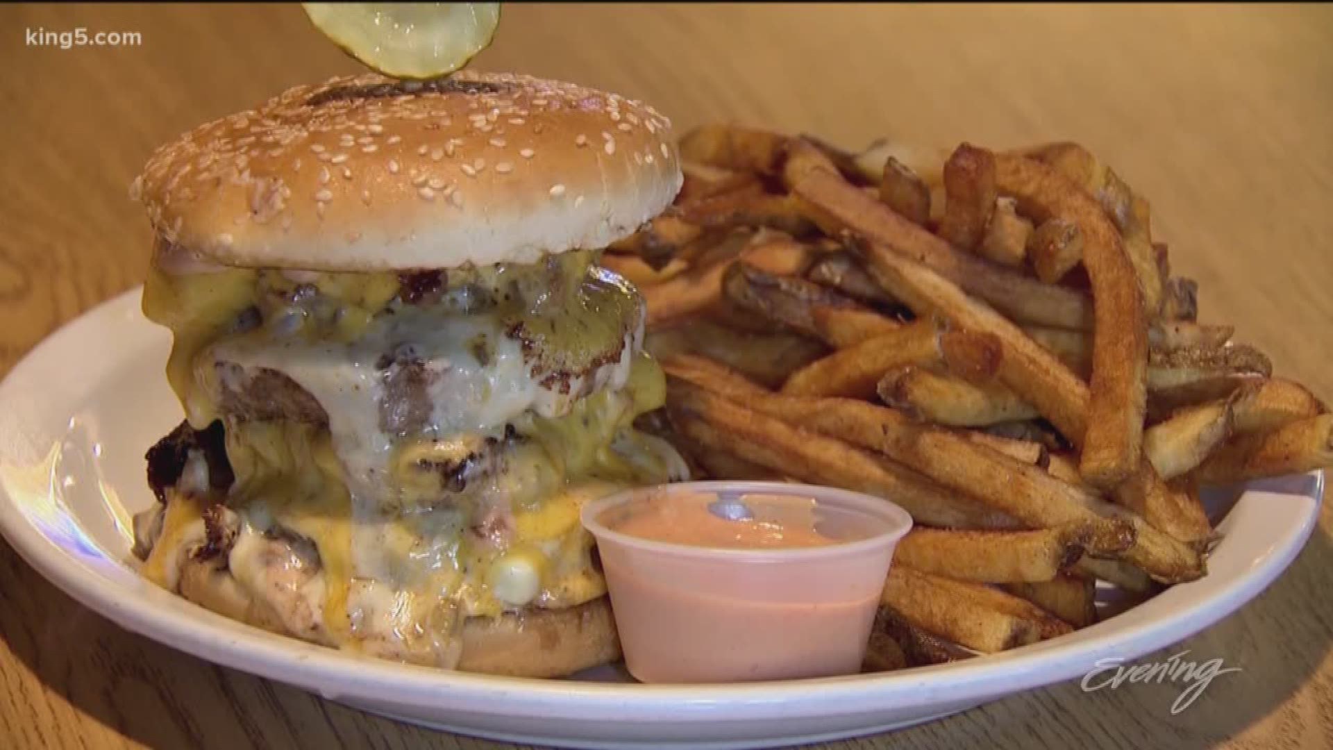 5-Star Dive Bar Pla-Mor Bar and Grill has some of the best burgers in the northwest. #k5evening