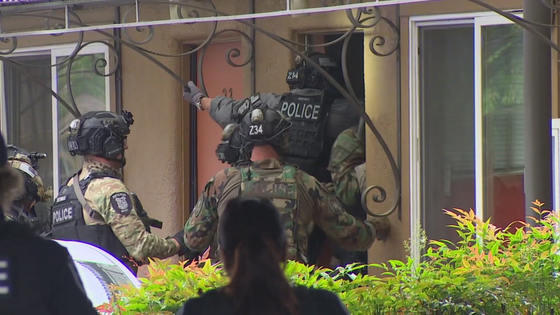 Two-hour standoff ending in officer involved shooting in Arlington ...