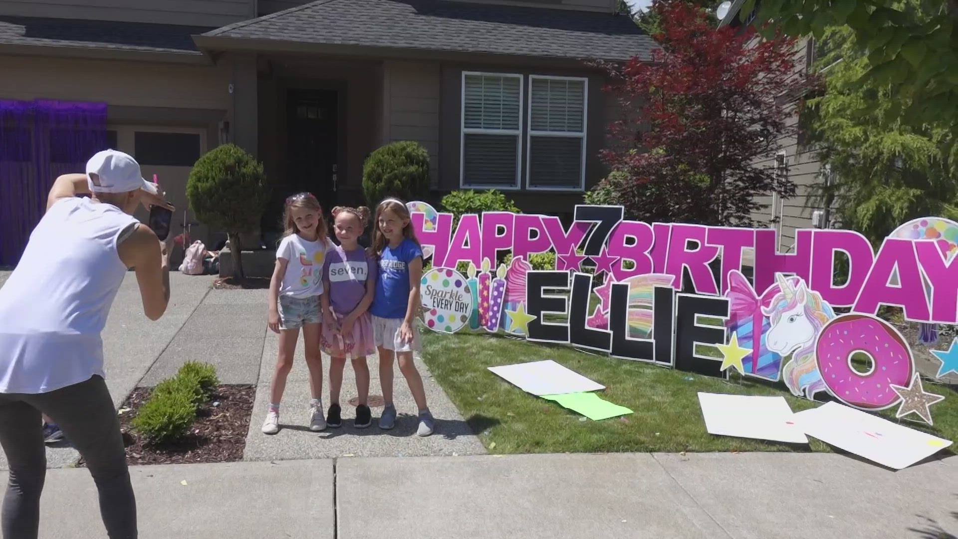 Neighbors surprise 7-year-old, whose mother was battling cancer