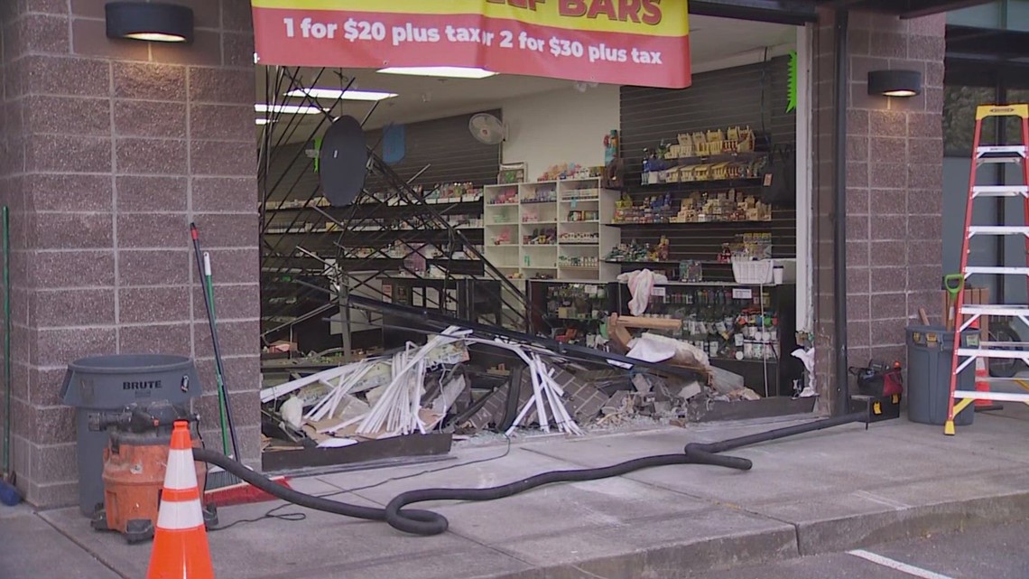 BREAKING: Vape shop in Normandy Park hit by crash-and-grab burglary