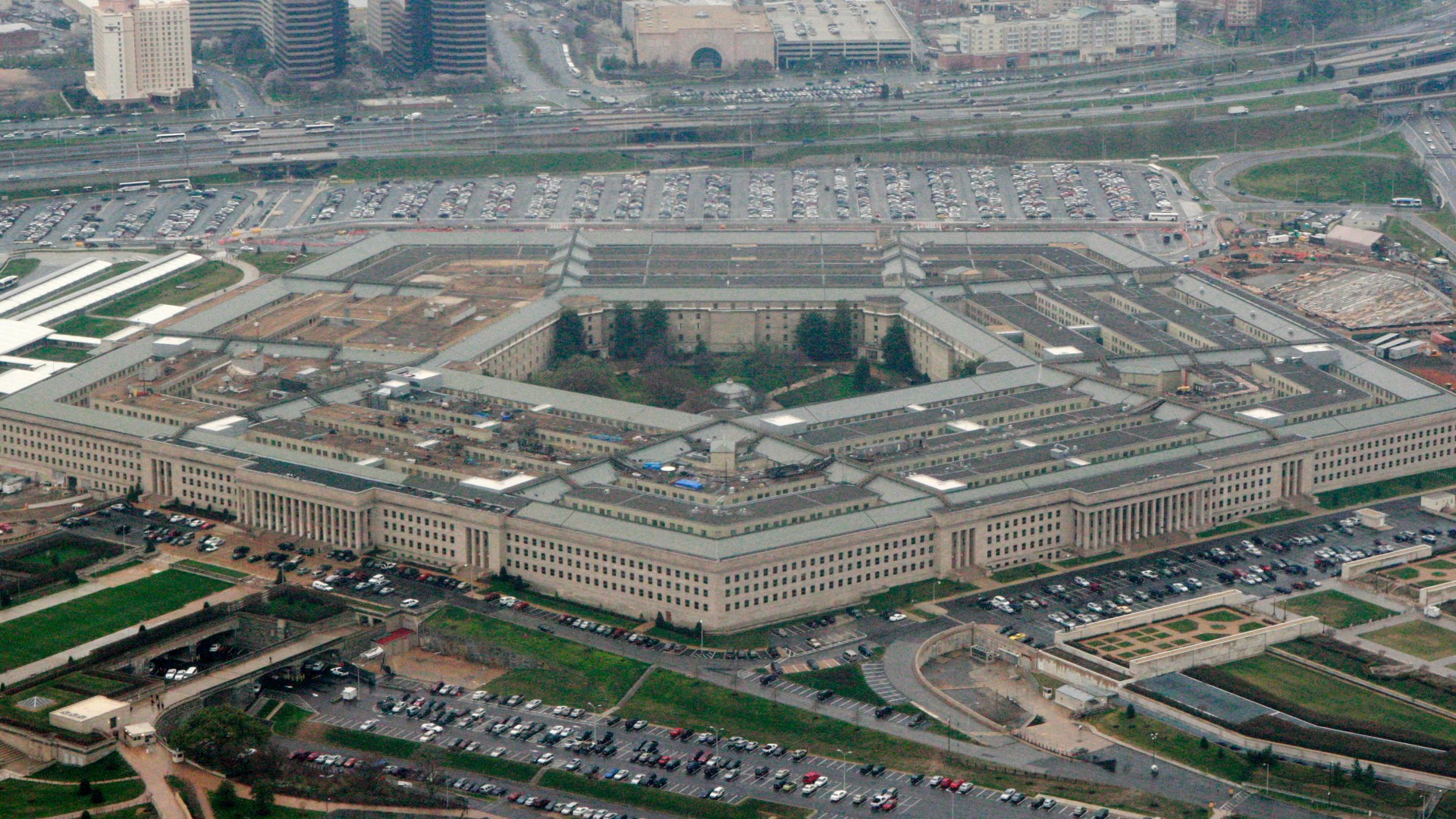 The Pentagon said it’s canceling a cloud-computing contract with Microsoft and will instead pursue a deal with both Microsoft and Amazon.