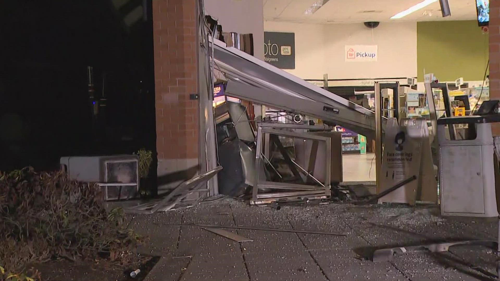 Thieves attempted, unsuccessfully, to steal the ATM at Walgreens on Sunset Blvd in Renton. A massive amount of damage was left behind.