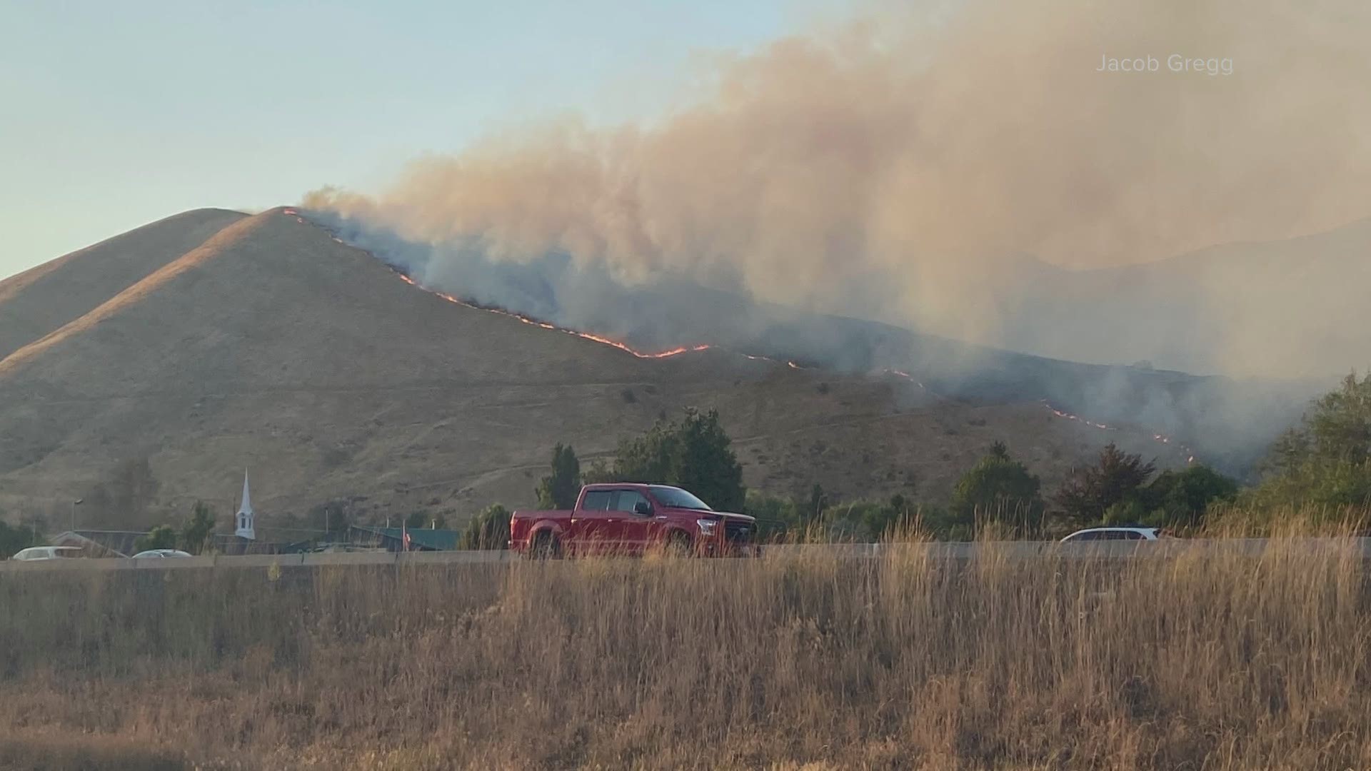 Brush fire in Chelan County grows to 1,000 acres, prompts evacuations ...