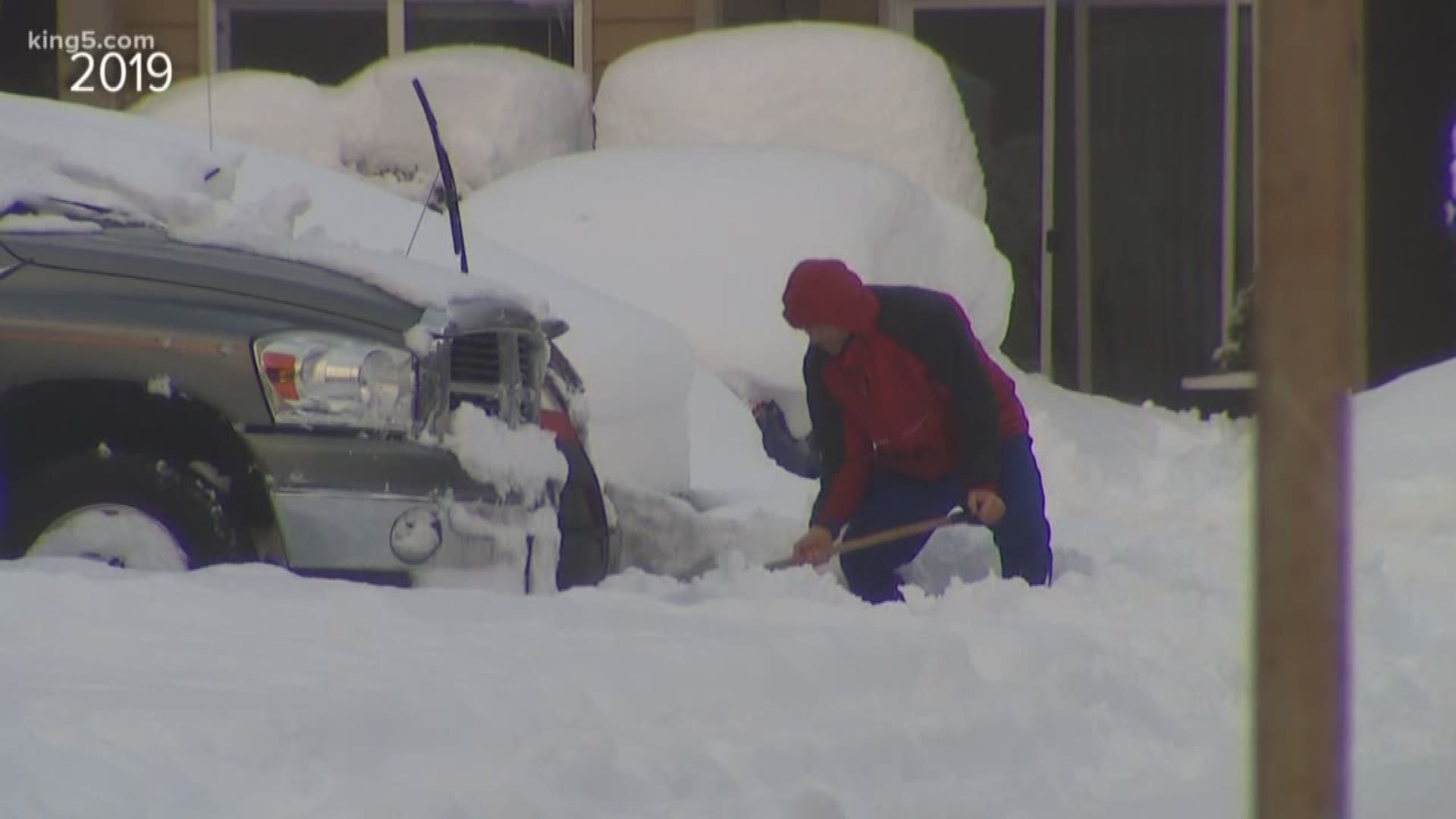 Helpful neighbor creates volunteer list to assist with snow shoveling ...