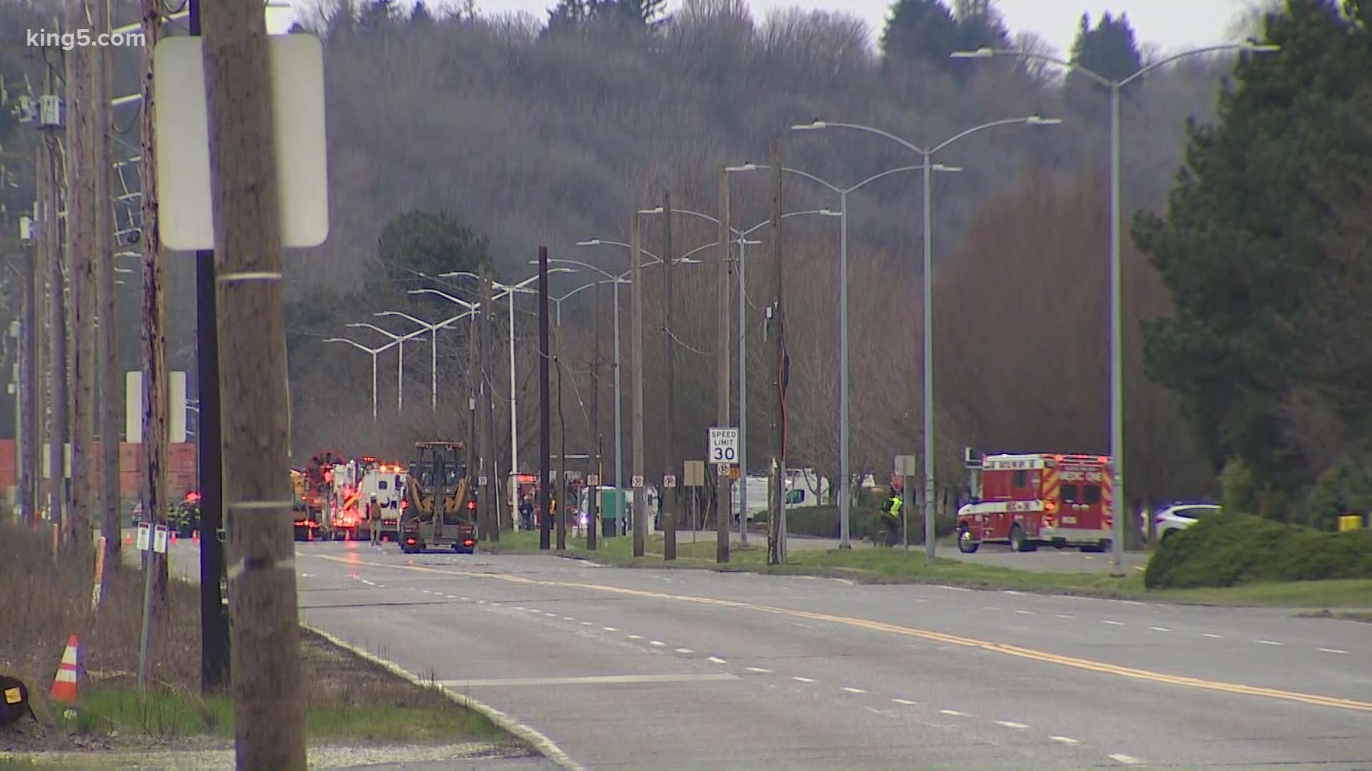 Seattle Fire crews are responding to a “major” natural gas leak in a building in the Georgetown neighborhood on Friday afternoon.