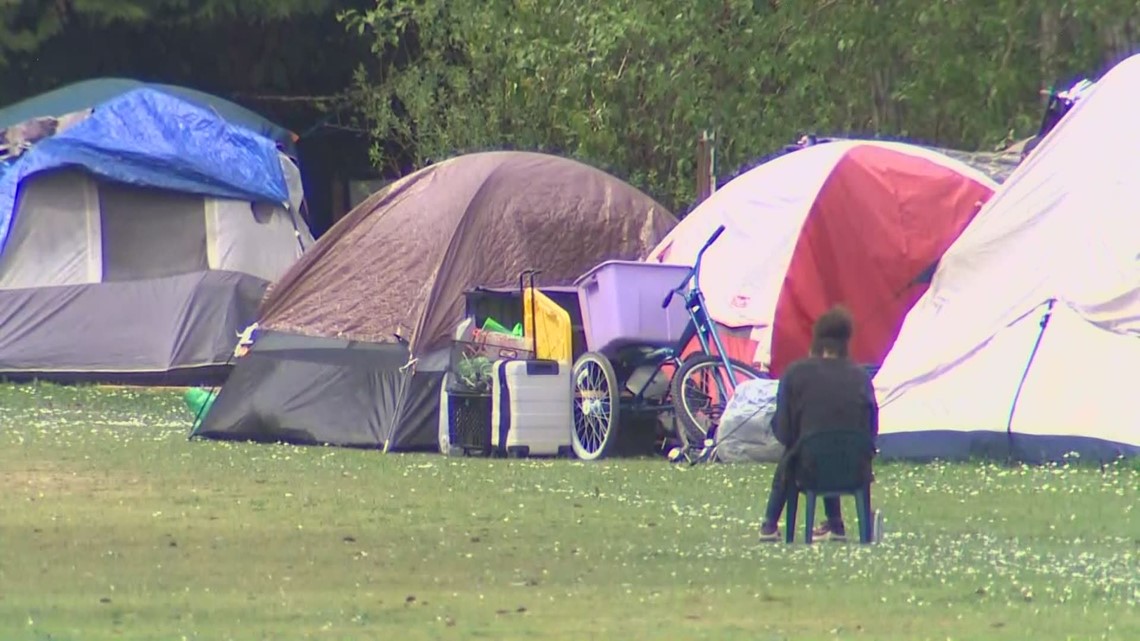 Homeless encampment near North Seattle school worries parents, teachers ...