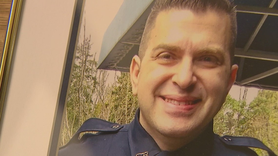 Everett police chief seeks permanent honor for fallen officer