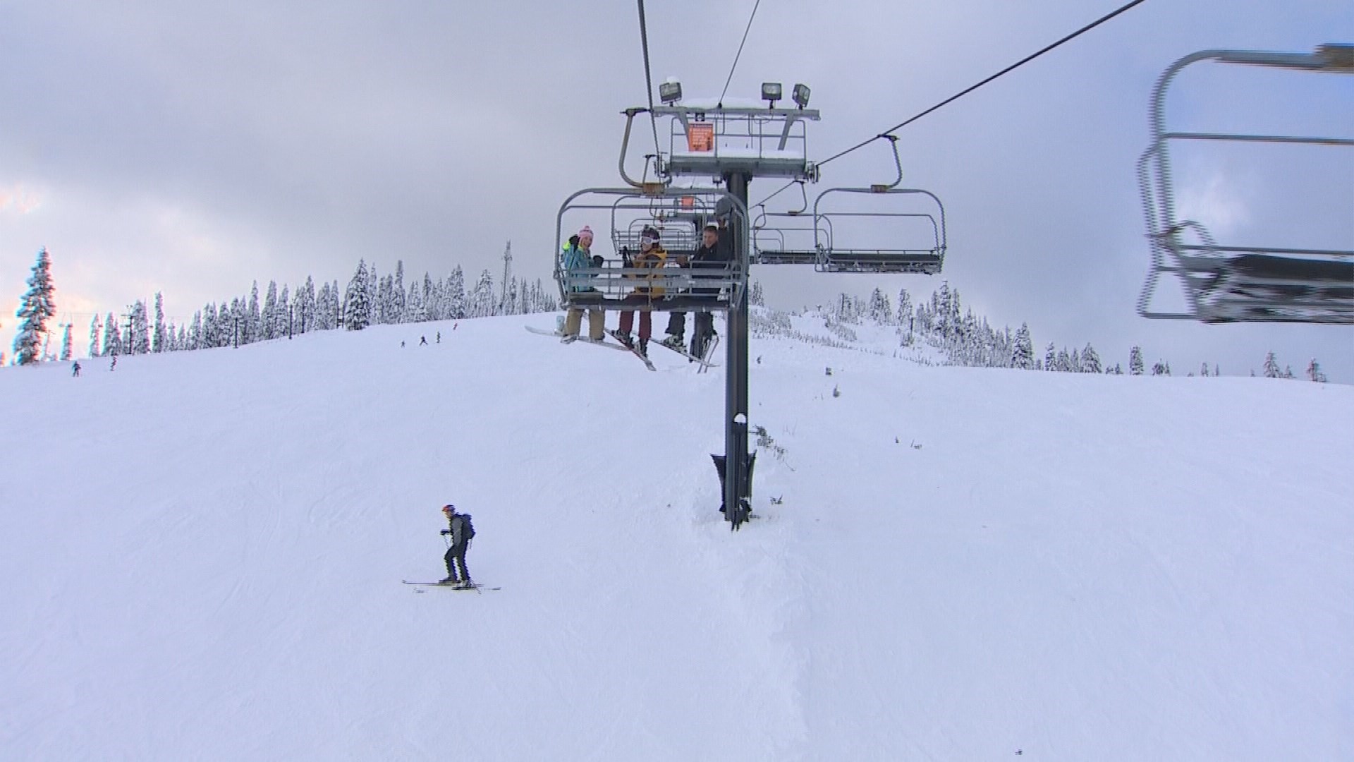 Skier dies at Alpental after falling into tree well