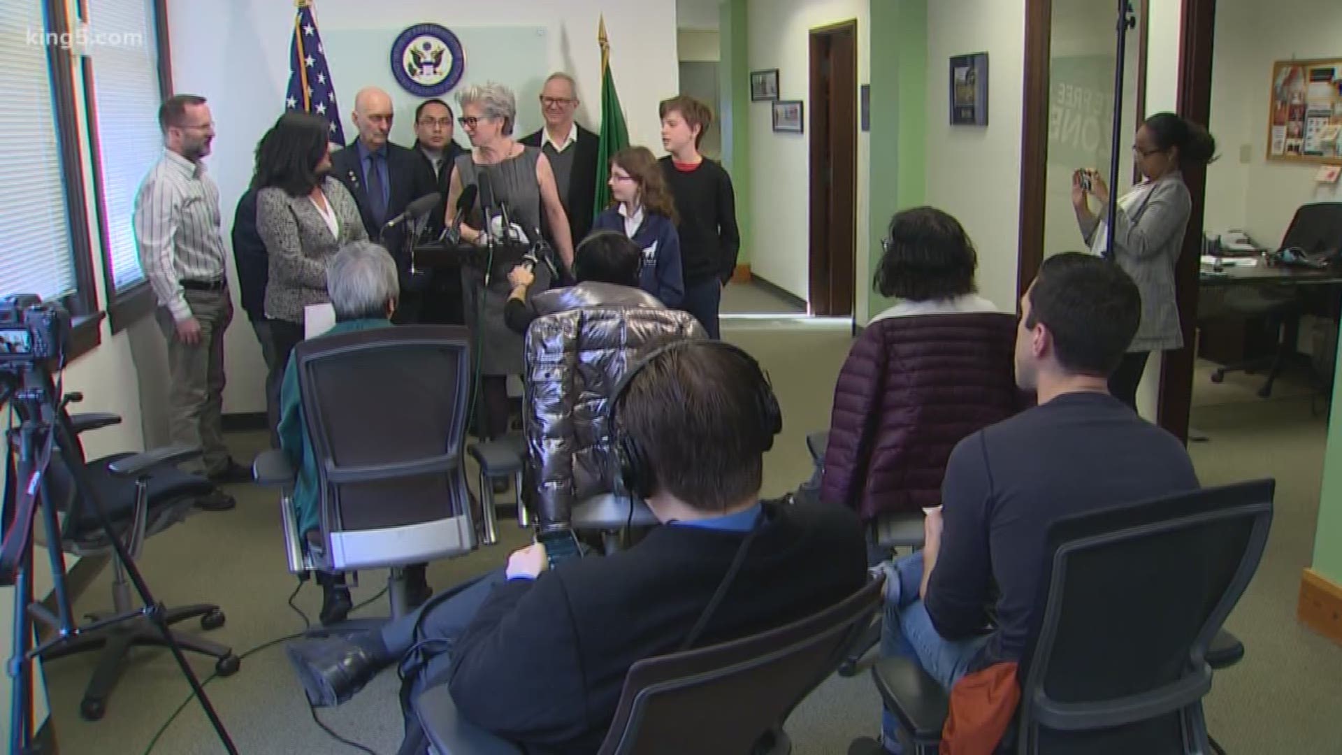 Government workers gathered in Seattle to push for a resolution. KING 5's Chris Daniels has more.