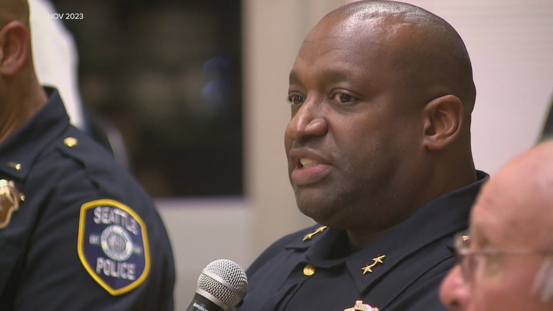 Seattle police assistant chief placed on leave returns to duty | king5.com