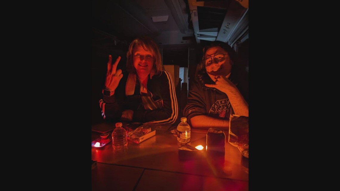 Passengers left in the dark for hours when Amtrak train loses power north of Seattle - Vimarsana News