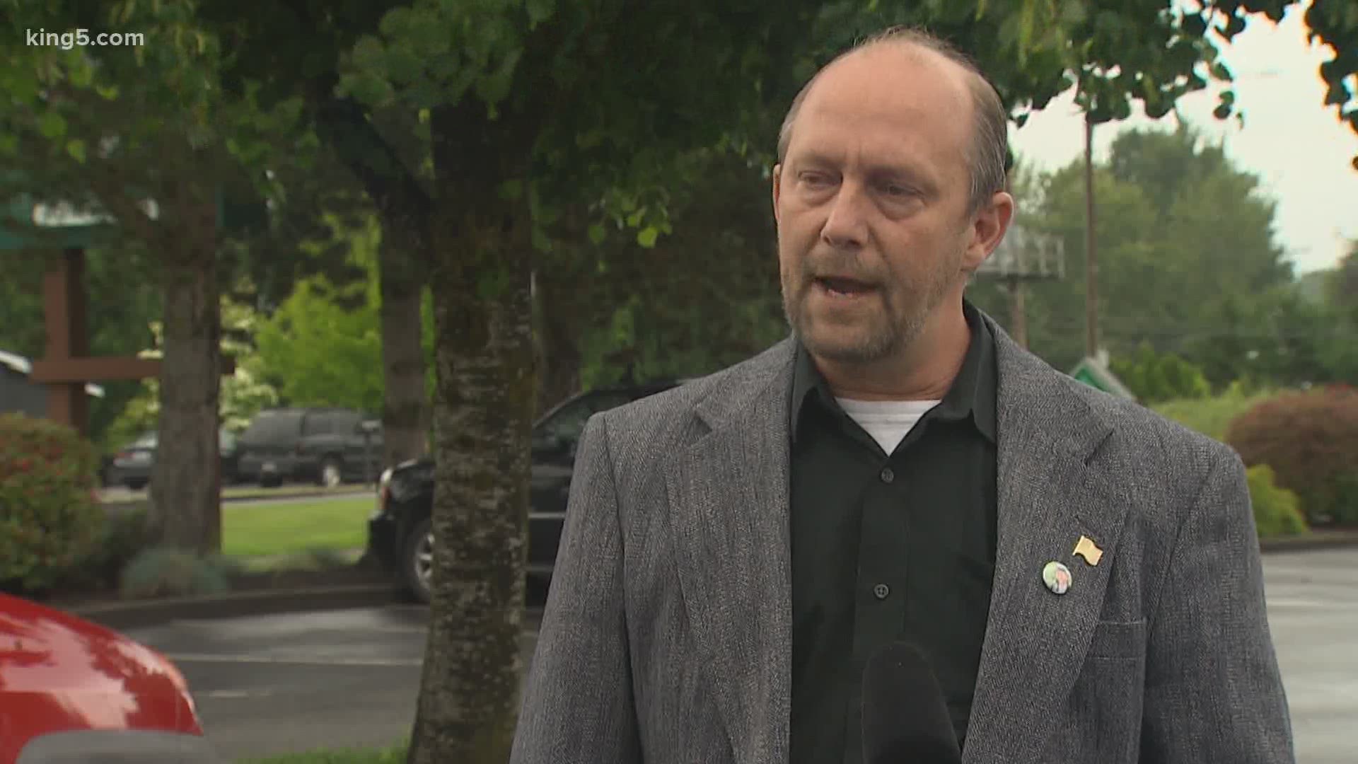 The now-former police chief in the city of Snohomish has been reassigned and there have been calls for the mayor to resign.